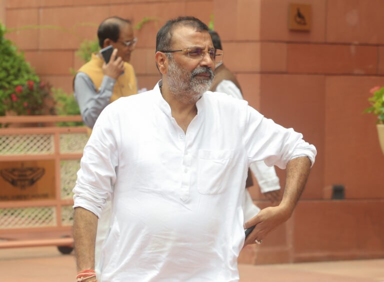 निशिकांत दुबे बोले- ‘राहुल के नेता प्रतिपक्ष बनने के बाद 15 विशेषाधिकार प्रस्ताव लंबित, कार्रवाई करें लोकसभा अध्यक्ष’