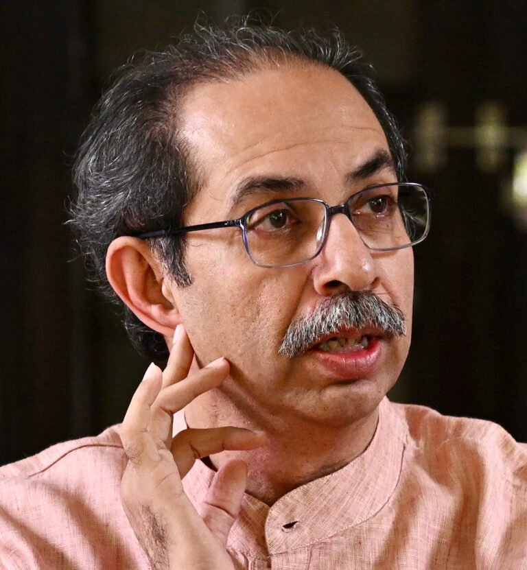 कॉर्पोरेट लोन राइट ऑफ पर शिवसेना (यूबीटी) का सवाल-बड़े कर्जदारों पर नरमी, आम लोगों पर सख्ती क्यों?