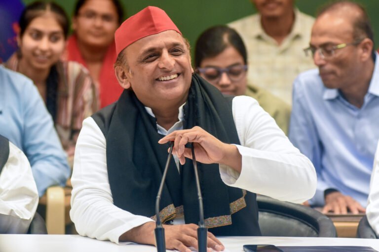 अखिलेश यादव के जन्मदिन पर खड़गे-मायावती ने दी शुभकामनाएं