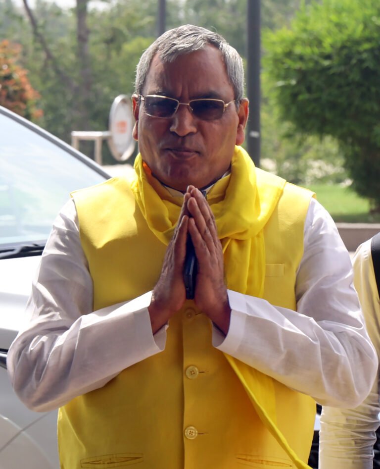 रक्षाबंधन पर ओपी राजभर का अखिलेश पर हमला, बोले- बहनों को ‘गुंडों’ से सुरक्षा का करें वादा