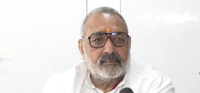 राहुल को दलितों की नहीं सत्ता की चिंता’, चाय वाले बयान पर गिरिराज सिंह का पलटवार