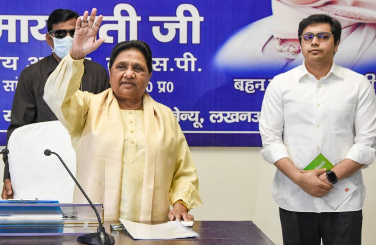 ‘आकाश आनंद अब बसपा से पूरी तरह आजाद’, मायावती ने अपने भतीजे को किया पार्टी से निष्कासित