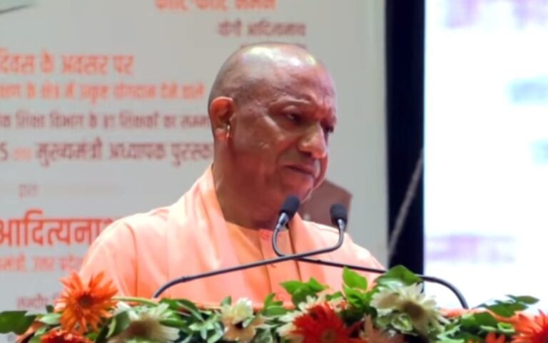 शिक्षकों के सम्मान में योगी बोले ‘ठेके पर नकल’ वाले यूपी की बदली तस्वीर, शिक्षक बने परिवर्तन के वाहक