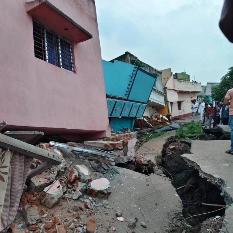 धनबाद : हर रोज फट रही धरती, धंस रहा कोयलांचल, 8 महीने में 45 से ज्यादा घटनाएं