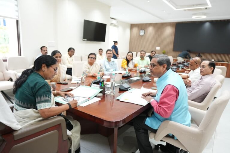 दिल्ली की मुख्यमंत्री रेखा गुप्ता ने बच्चों को भीख मांगने से बाहर निकालने और उन्हें हुनर ​​सिखाने का संकल्प लिया