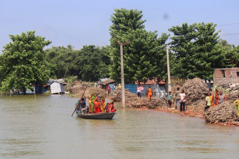 बिहार में 47.92 लाख लोग बाढ़ से प्रभावित, कई नदियां खतरे के निशान से ऊपर, जलस्तर में कमी से कटाव का खतरा