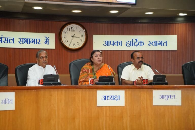 असुरक्षित एवं जर्जर इमारतों को लेकर स्थायी समिति अध्यक्ष सत्या शर्मा ने की उच्चस्तरीय समीक्षा बैठक